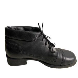 Togo Women's Geraldine Black Leather Lace-Up Ankle Boots